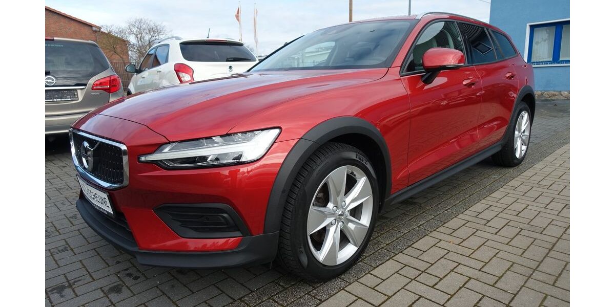 Volvo V60 Cross Country 67.400 km 27.900 &euro; Rostock 18107