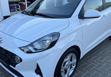 Hyundai i10 13.136 km 13.490 &euro; Tessin 18195