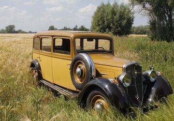 Peugeot 301 120.000 km 18.750 &euro; Rostock 18146