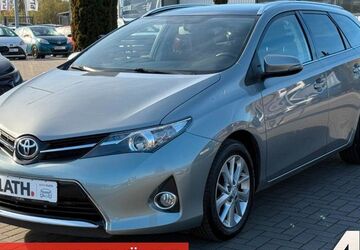 Toyota Auris 146.556 km 11.990 &euro; Rostock-Warnemünde 18119