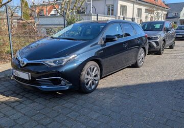 Toyota Auris Touring Sports 90.480 km 15.490 &euro; Rostock 18069