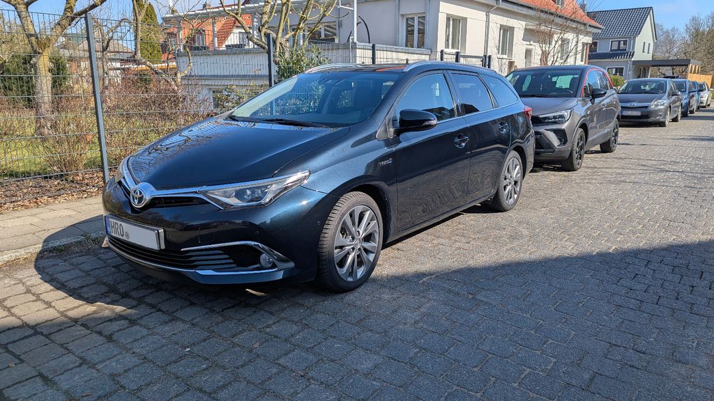 Toyota Auris Touring Sports 90.480 km 15.490 &euro; Rostock 18069