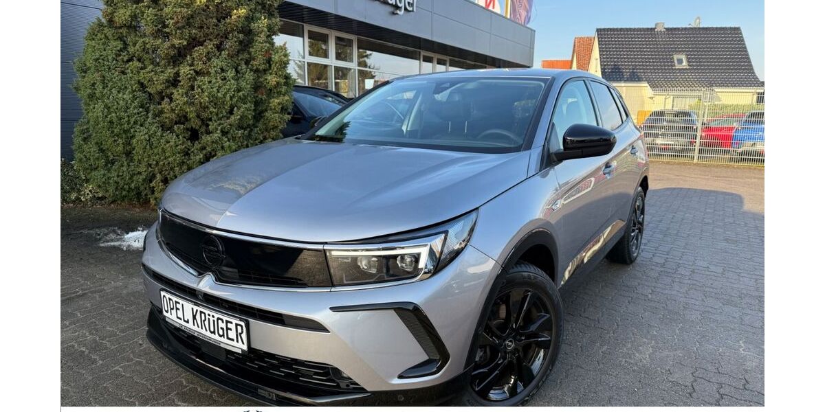 Opel Grandland (X) 33.460 km 23.900 &euro; Rostock 18069