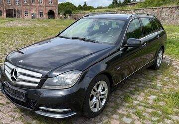 Mercedes-Benz C 180 402.378 km 3.600 &euro; Tessin 18195
