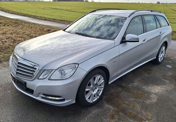 Mercedes-Benz E 300 95.350 km 16.490 &euro; Klein Schwaß 18198