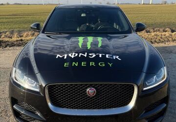 Jaguar F-Pace 162.000 km 14.999 &euro; Broderstorf 18184