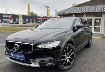 Volvo V90 Cross Country 52.077 km 35.990 &euro; Rostock 18146