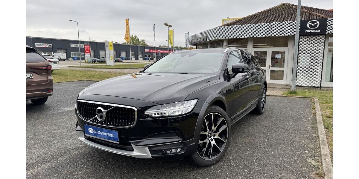 Volvo V90 Cross Country 52.077 km 35.990 &euro; Rostock 18146