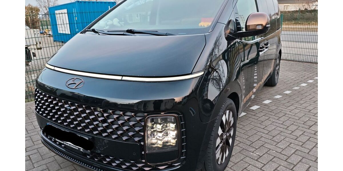 Hyundai STARIA 65.000 km 42.840 &euro; Bentwisch 18182