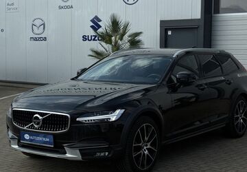 Volvo V90 Cross Country 52.077 km 35.490 &euro; Rostock 18146