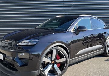 Porsche Macan 8.990 km 96.750 &euro; Papendorf 18059