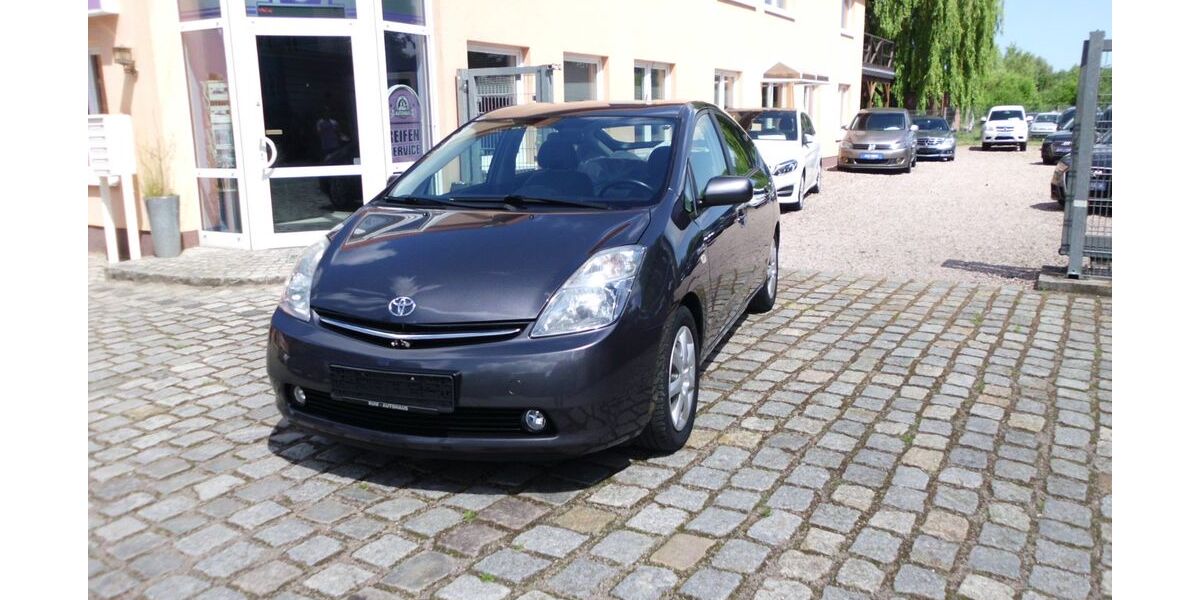 Toyota Prius 103.000 km 6.990 &euro; Rostock 18055
