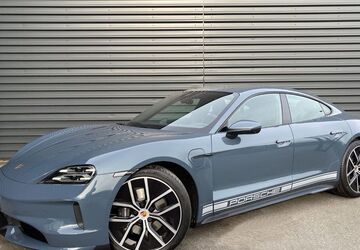 Porsche Taycan 11.900 km 112.750 &euro; Papendorf 18059