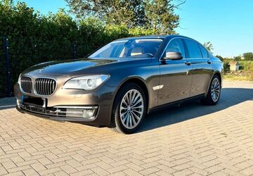 BMW 750 224.000 km 18.400 &euro; Satow 18239