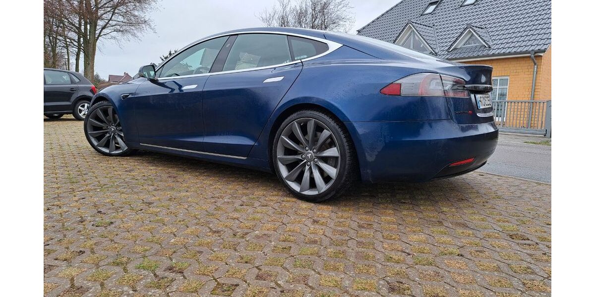 Tesla Model S 119.500 km 22.900 &euro; Rostock 18109